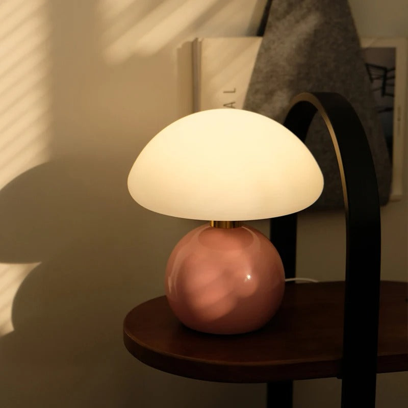 Moderne Nachttischlampe mit sanftem, warmweißem Licht - Stilvolle Beleuchtung für Schlafzimmer & Wohnzimmer | Karnz