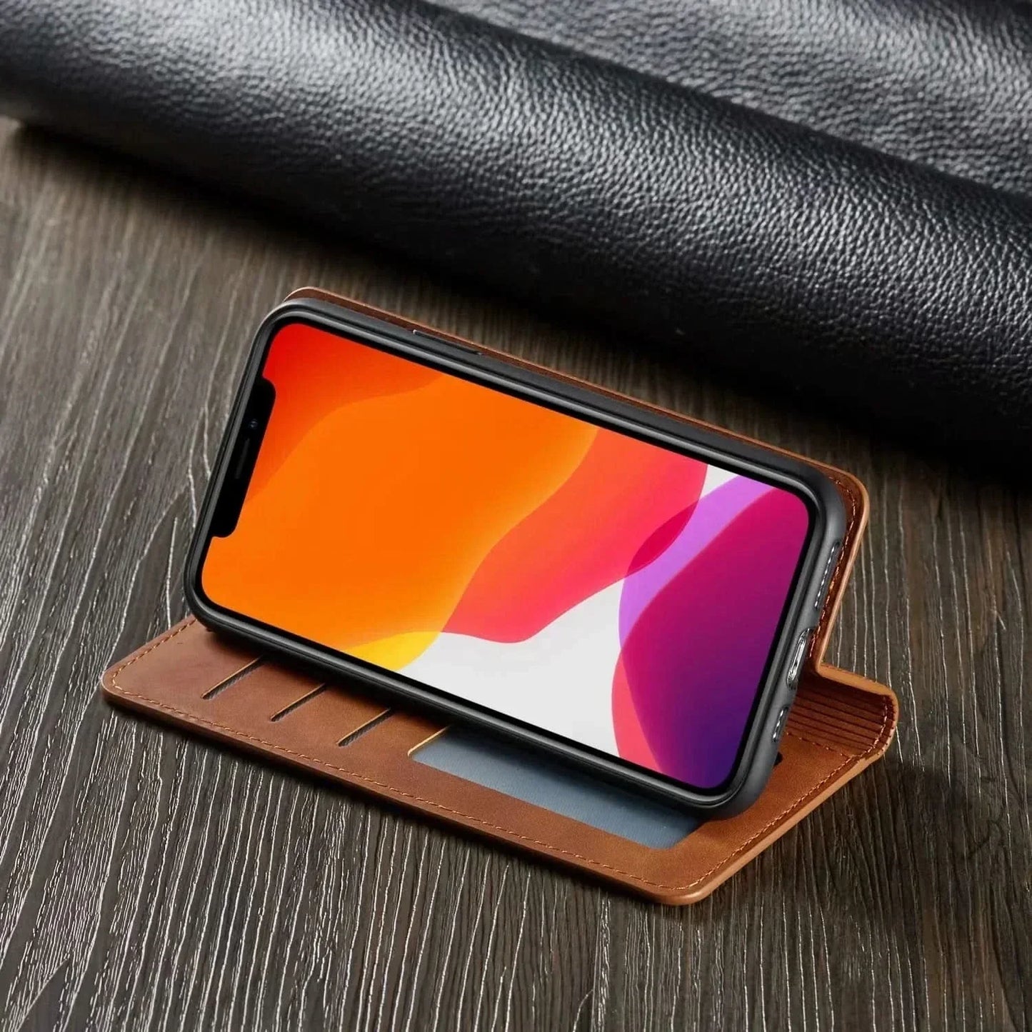 iPhone-Lederhülle mit Magnetverschluss und Schutz