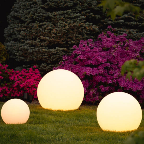 Mehrfarbige LED-Sphären-Gartenlampe mit Fernbedienung