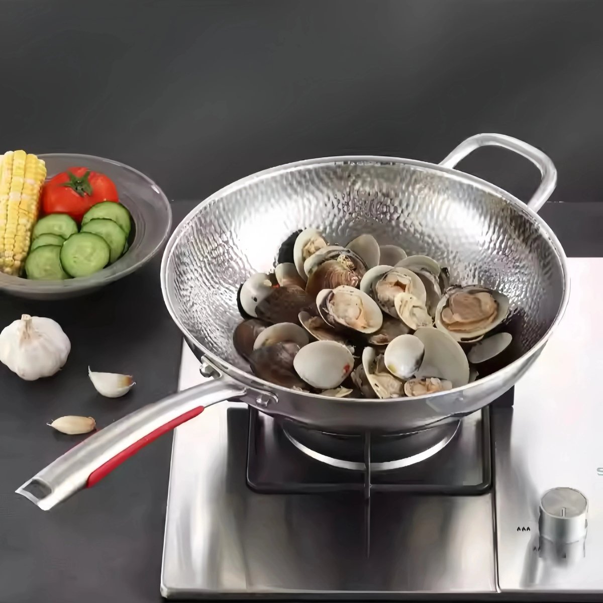 TitanFlair Wok — Braten ohne Ankleben für grenzenloses Kochvergnügen | Karnz