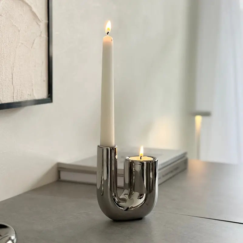 Eleganter Silberner Kerzenhalter mit minimalistischem Design | Karnz