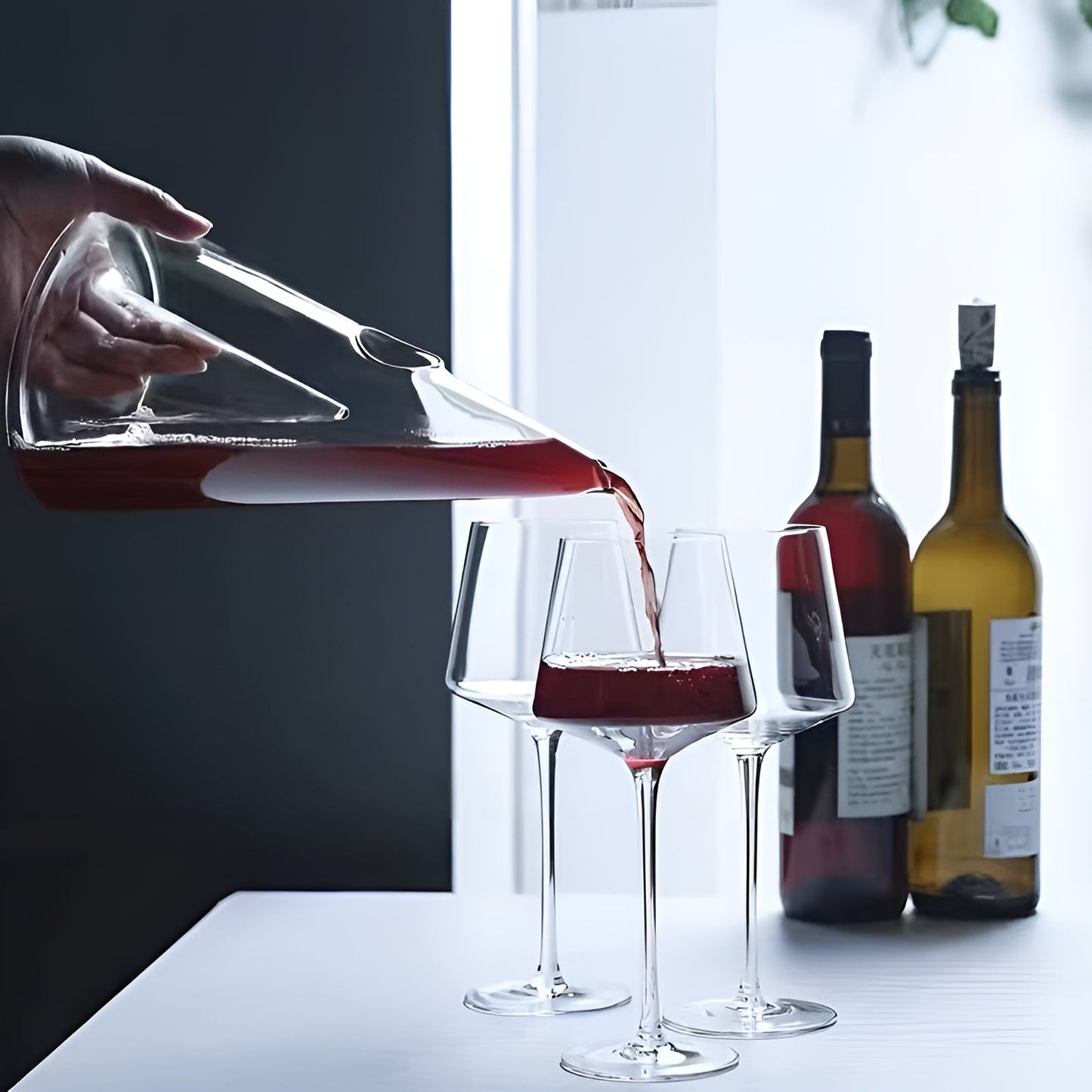 Weinkaraffe aus Glas – Stilvoll und elegant | Perfekt zum Belüften von Rotwein beim Abendessen und Partys