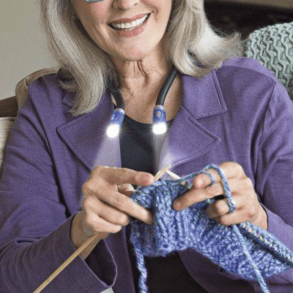 FlexiGlow – Flexible LED-Nackenlampe zum Stricken, Basteln und Lesen