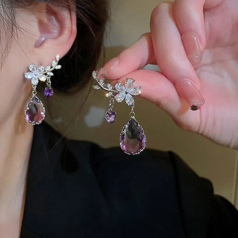 Karnz | Florale Amethyst-Wassertropfen-Ohrringe