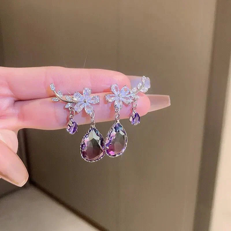 Karnz | Florale Amethyst-Wassertropfen-Ohrringe