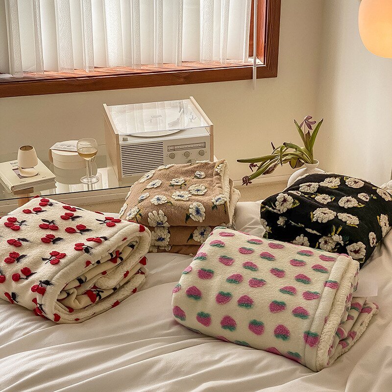 Fluffy Floral Plush Verdickte Decke für Gemütlichen Komfort | Karnz
