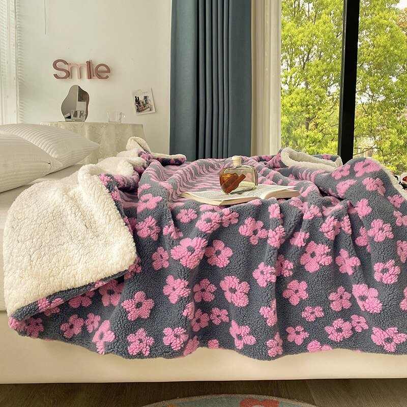 Fluffy Floral Plush Verdickte Decke für Gemütlichen Komfort | Karnz