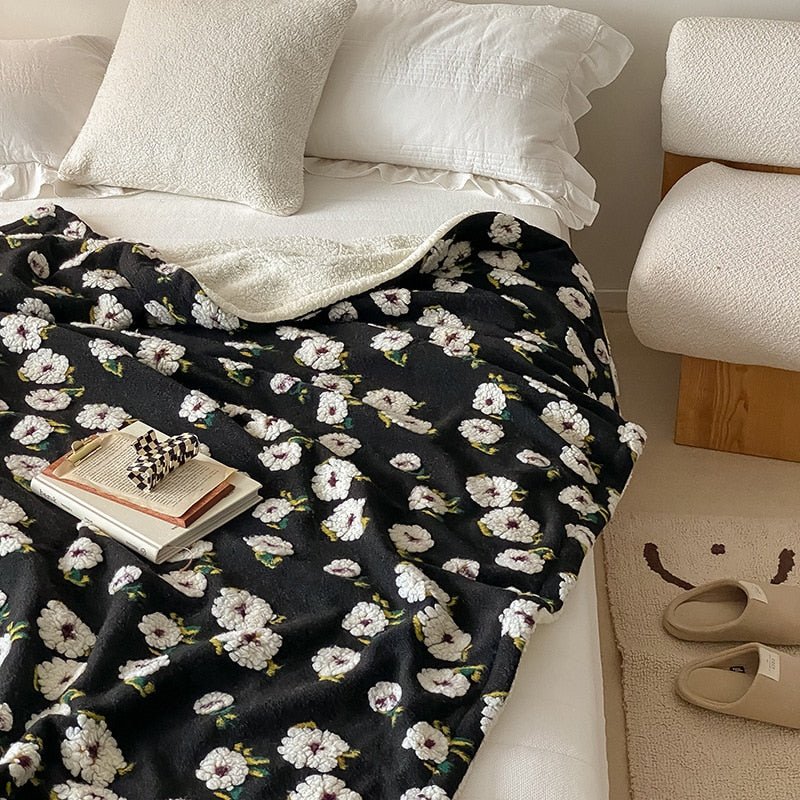 Fluffy Floral Plush Verdickte Decke für Gemütlichen Komfort | Karnz
