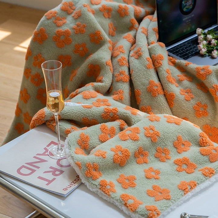 Fluffy Floral Plush Verdickte Decke für Gemütlichen Komfort | Karnz