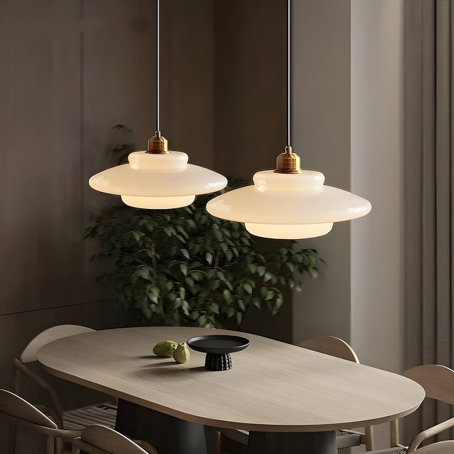 AuraBeam Licht – Minimalistische cremefarbene LED-Pendelleuchte aus Glas | Karnz