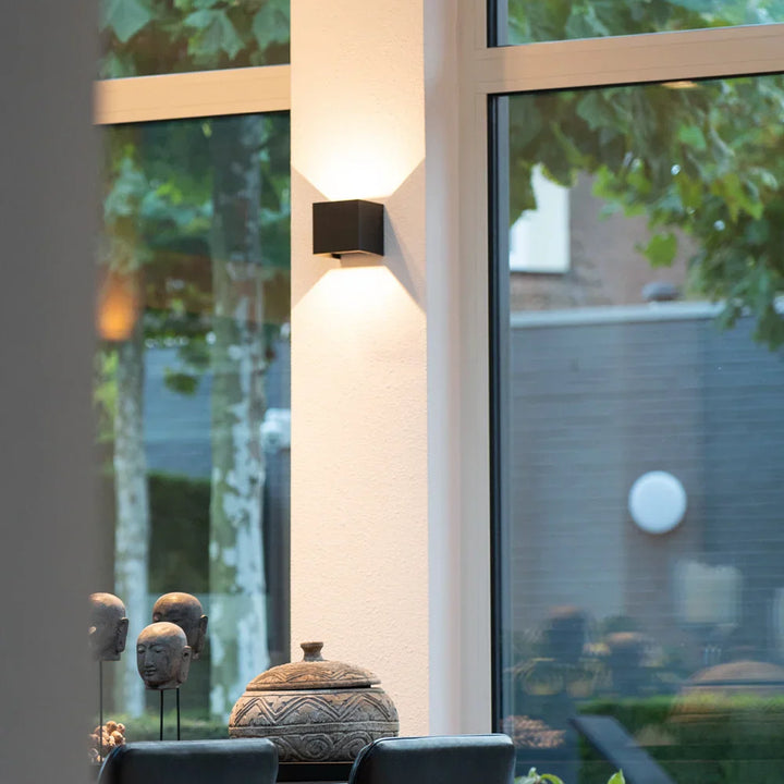 Stylische LED Würfel Wandlampe - LumiCube | Karnz