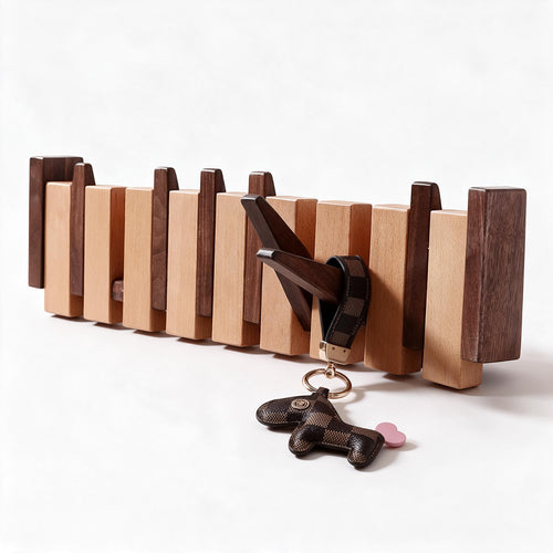 Holzgarderobe im Piano-Design mit klappbaren Haken | Karnz
