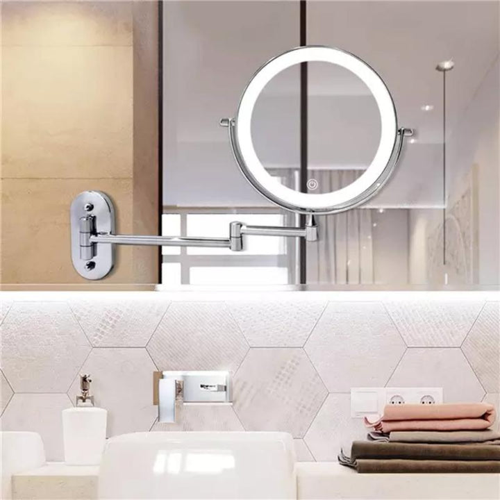 LED-Wandspiegel mit Chromrahmen und Vergrößerungsglas