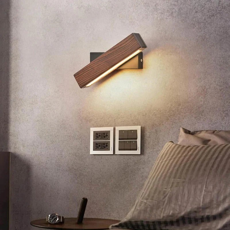 Drehbare Wandleuchte mit verstellbarem Arm