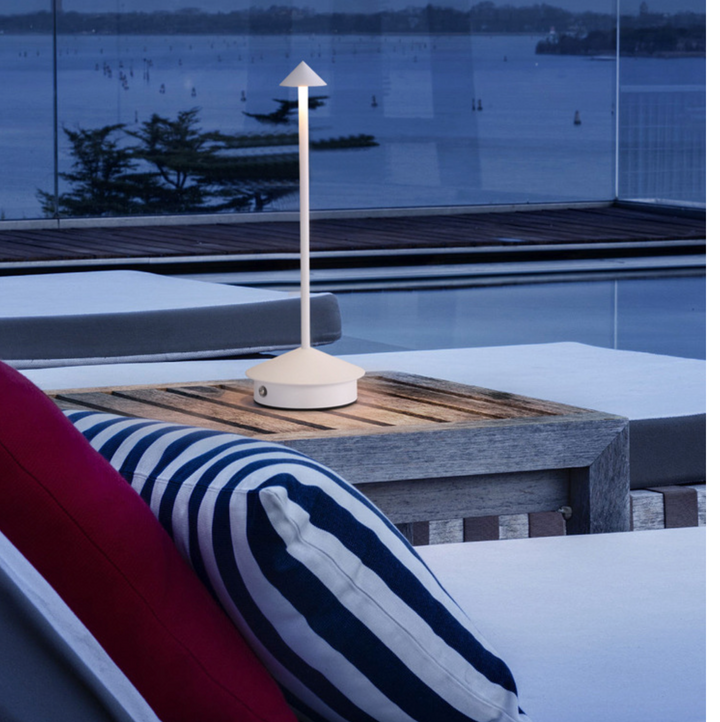 ZenLume | Minimalistische wasserdichte und dimmbare kabellose LED-Tischlampe Karnz