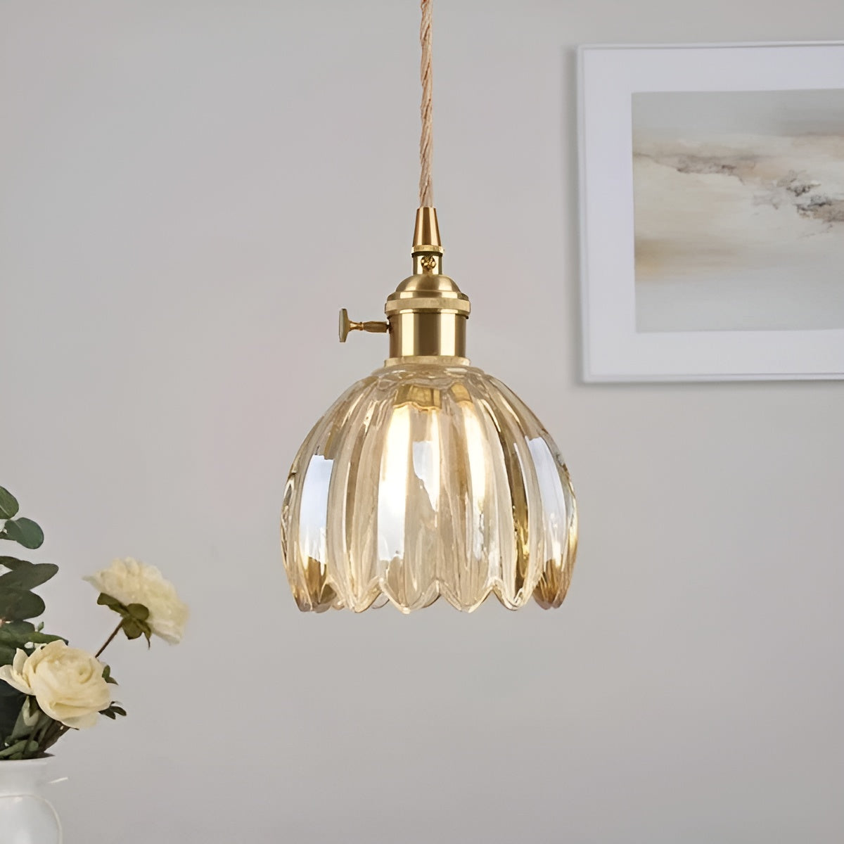 Pendelleuchte mit Blütenglas japanisches Design für gemütliche Räume