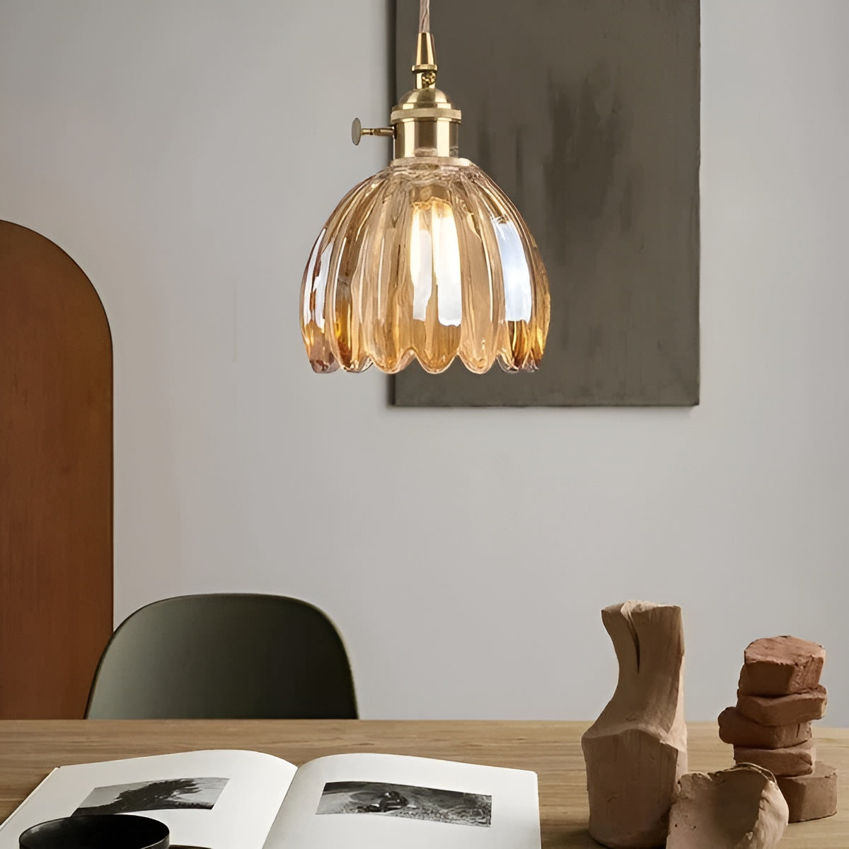 Pendelleuchte mit Blütenglas japanisches Design für gemütliche Räume