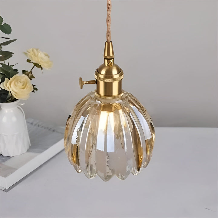 Pendelleuchte mit Blütenglas japanisches Design für gemütliche Räume