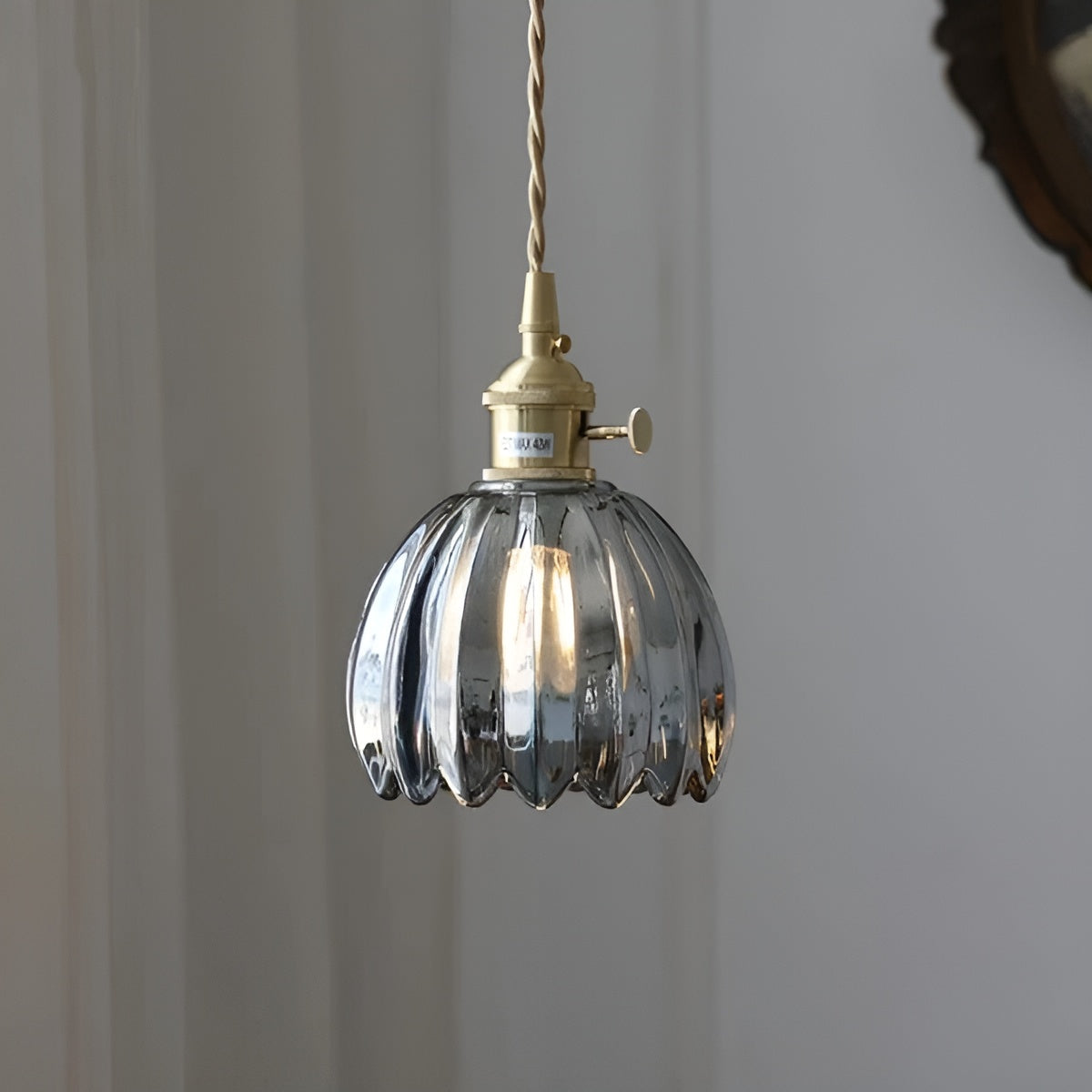 Pendelleuchte mit Blütenglas japanisches Design für gemütliche Räume