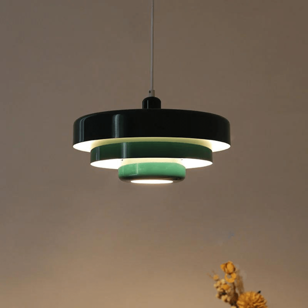 Elegante dreistufige Pendelleuchte in Macaronfarben