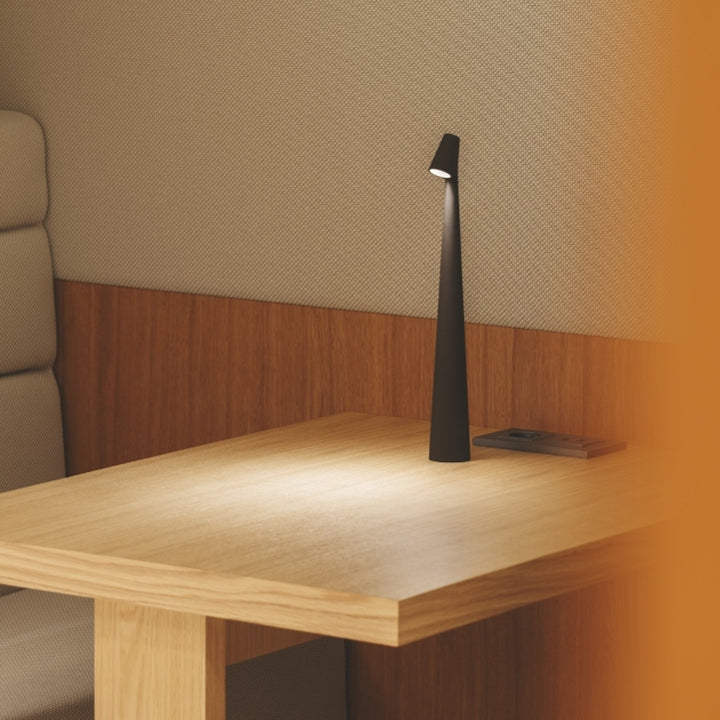Karnz | Skulptur Tischlampe Drahtlose LED Lampe Solid Aluminium 10000mAh Batterie 3-Stufen Dimmung CRI 90 USB-C Ladeanschluss Warmweiß 2700K