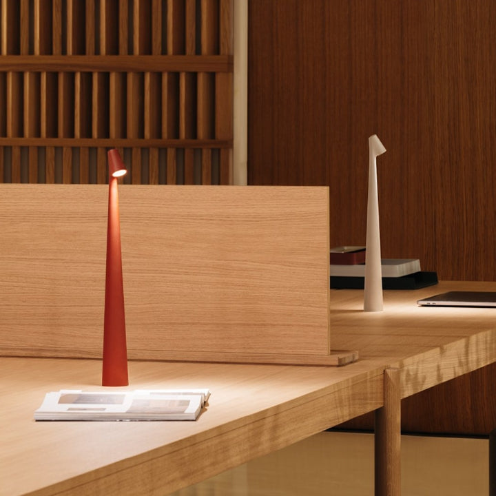 Karnz | Skulptur Tischlampe Drahtlose LED Lampe Solid Aluminium 10000mAh Batterie 3-Stufen Dimmung CRI 90 USB-C Ladeanschluss Warmweiß 2700K