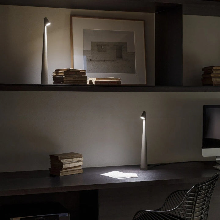 Karnz | Skulptur Tischlampe Drahtlose LED Lampe Solid Aluminium 10000mAh Batterie 3-Stufen Dimmung CRI 90 USB-C Ladeanschluss Warmweiß 2700K