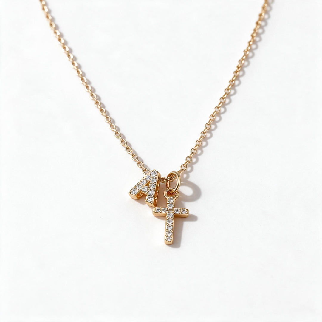 Karnz | Zarte Diamant Initial & Kreuz Halskette