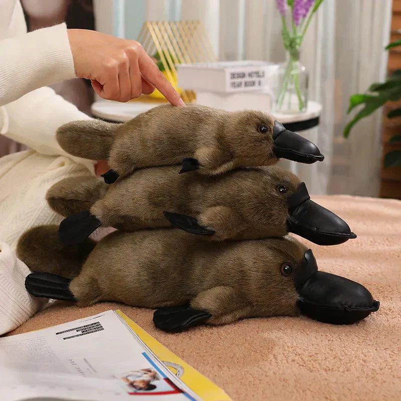 Karnz | Pleep der flauschige braune und weiße Schnabeltier-Plüsch