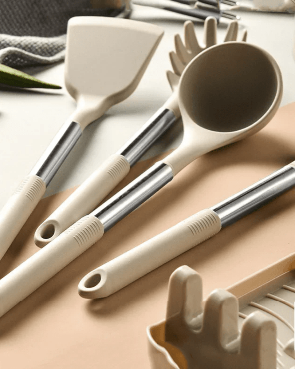 KITCHENORA – Komplettes Küchenhelfer-Set mit Silikonköpfen und Griffen in Holzoptik