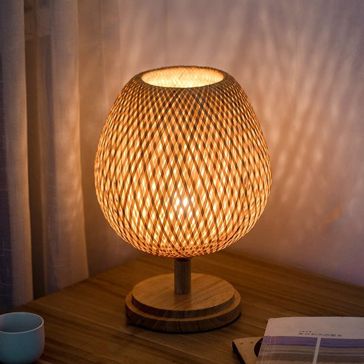 Woven Bamboo Nachttischlampe im Vintage-Retro-Stil | Karnz