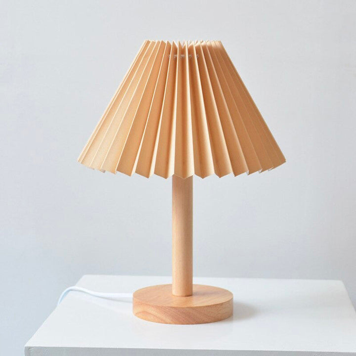 Holz Nachttischlampe mit gefaltetem Schirm Vintage Design | Karnz