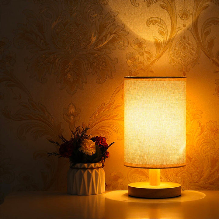 Skandinavische Holz-Nachttischlampe mit Touch Control Design | Karnz