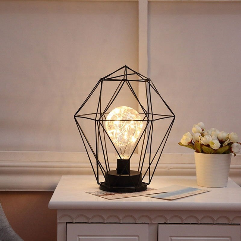 Industrielle Akku-Bedseitenlampe mit bunten Perlen | Karnz