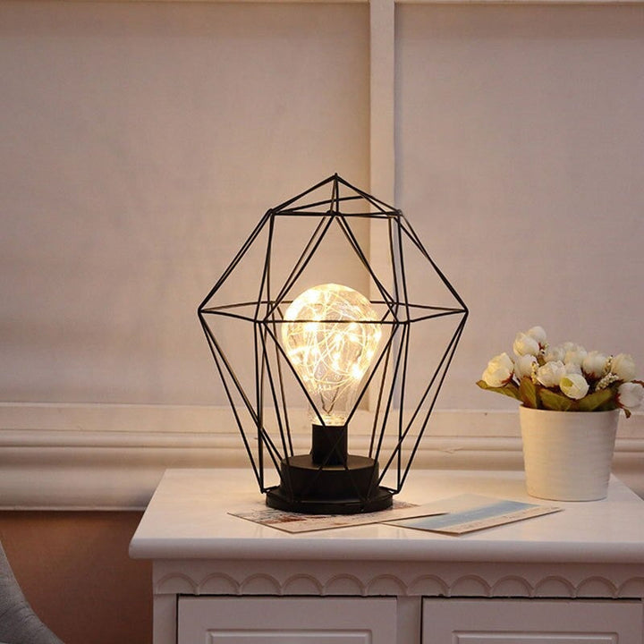 Industrielle Akku-Bedseitenlampe mit bunten Perlen | Karnz