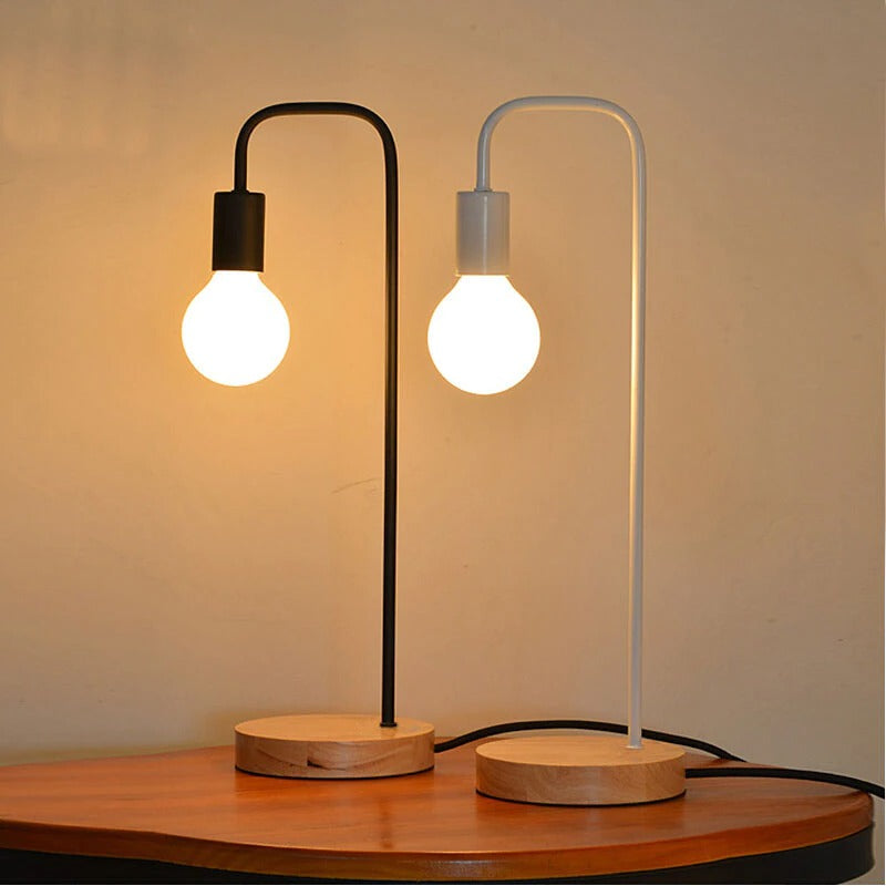Edison Industrial Nachttischlampe mit Holzfuß und Metallkörper | Karnz