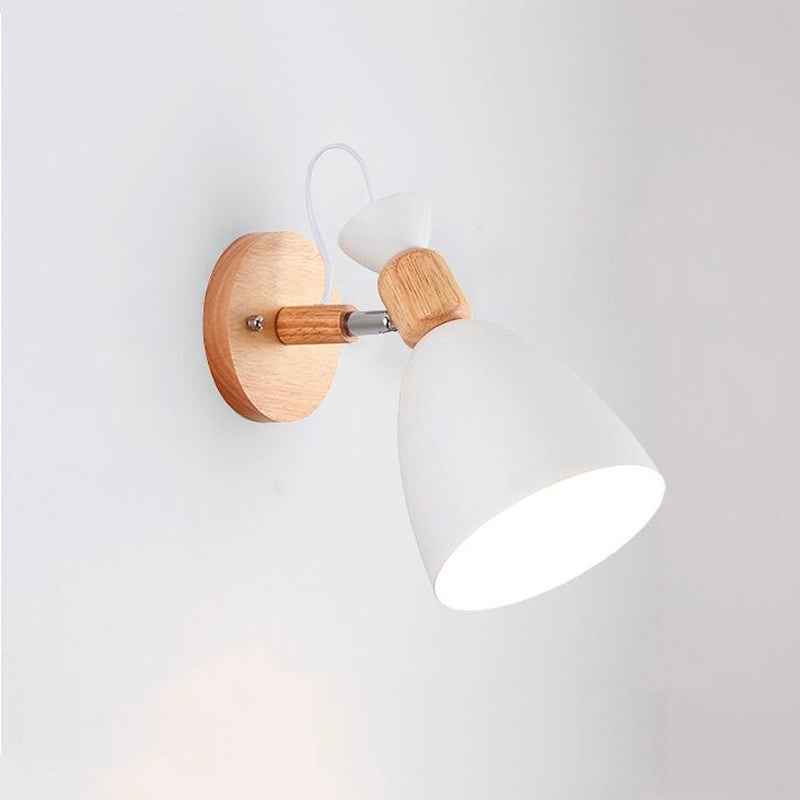 Skandinavische Holz Wand Nachttischlampe mit Metall-Schirm | Karnz