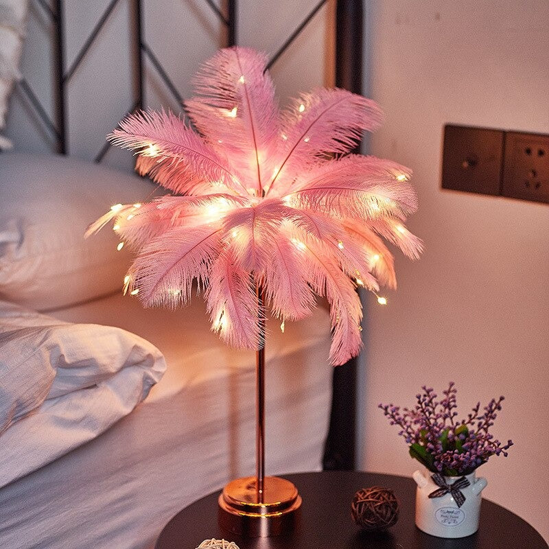 Feder LED Nachttischlampe mit bunten Federn und sanftem Licht | Karnz