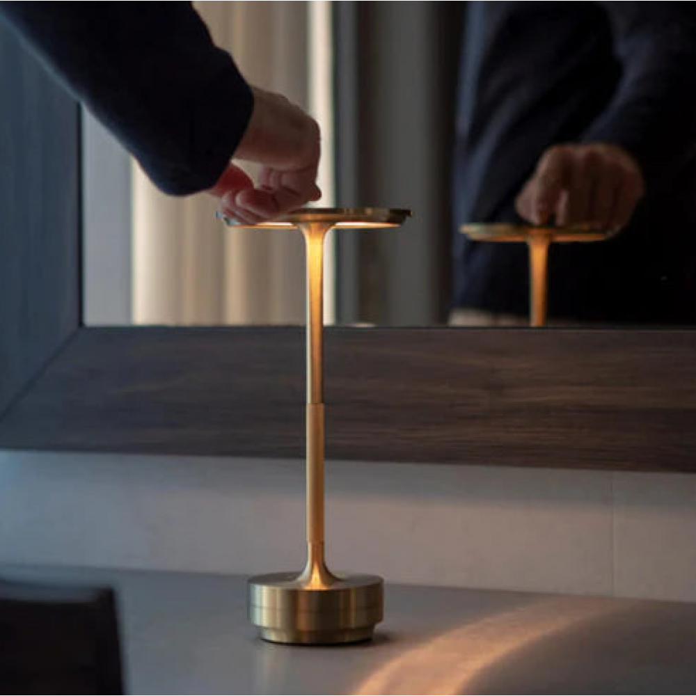 ClarityGlow Luxus Edition | Kabellose LED Tischlampe | Karnz