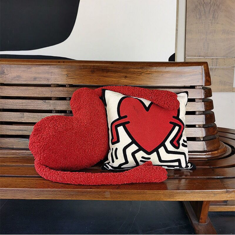 Love Heart Sofa Kissen in weichem Plüschstoffdesign | Karnz