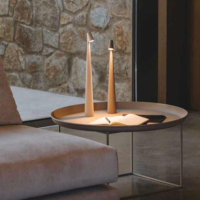 Minimalistische LED Stimmungsleuchte im Nordischen Design, Kabellos, Ideal als Lese- und Tischlampe | Karnz