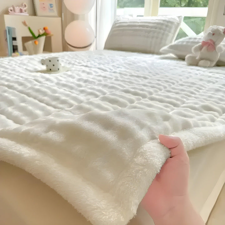 VelvetRest Bettwäsche-Set – Wärmerer Winter-Matratzenbezug aus Milchsamt mit Anti-Rutsch-Bezug