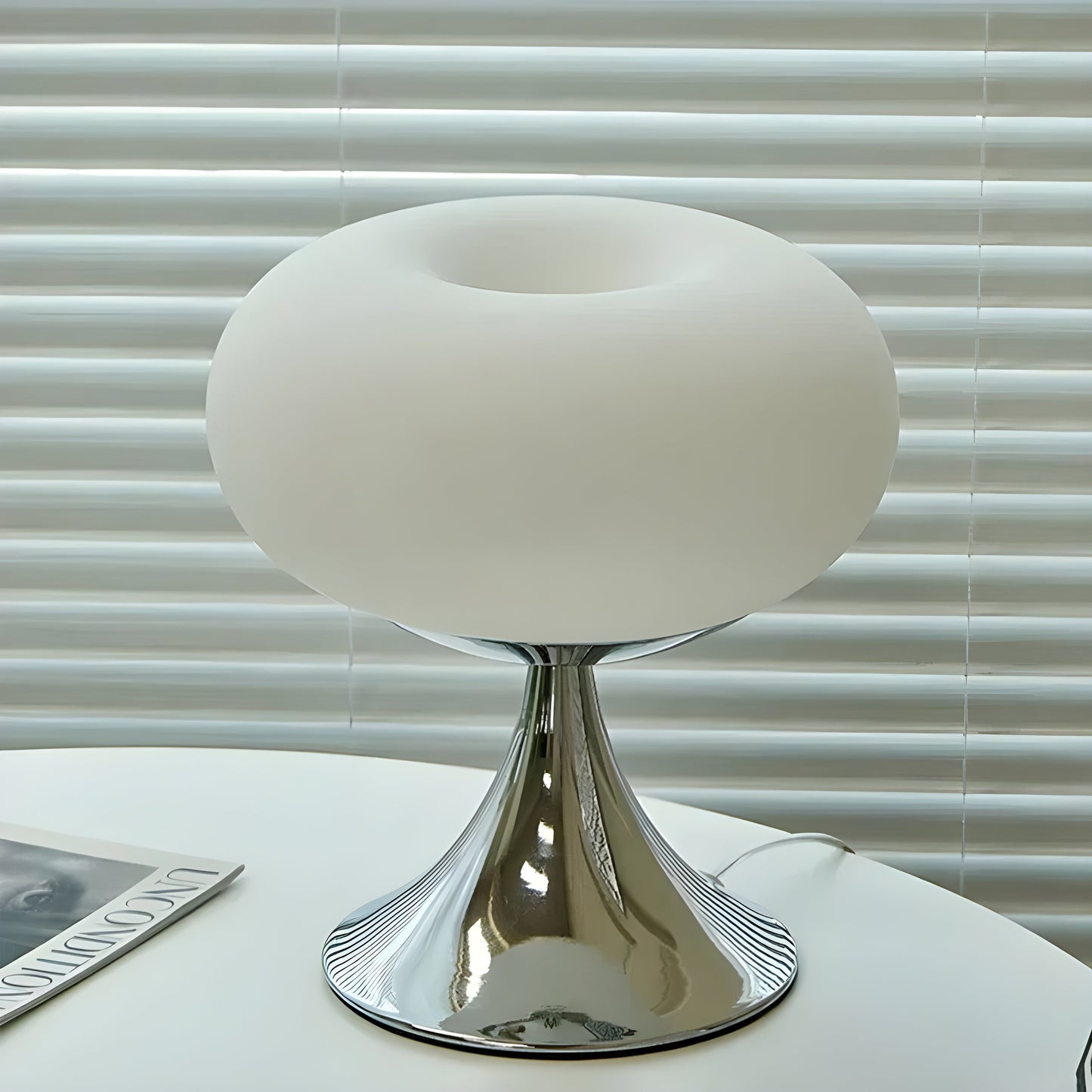 SereneCrystal Lampe – Elegante Retro-TaKarnz-Lampe