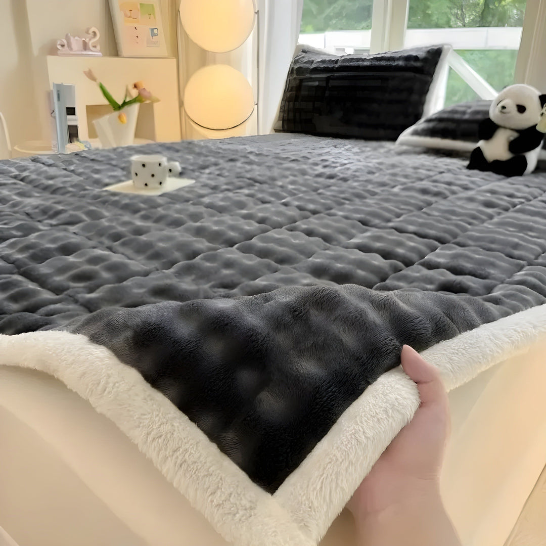 VelvetRest Bettwäsche-Set – Wärmerer Winter-Matratzenbezug aus Milchsamt mit Anti-Rutsch-Bezug