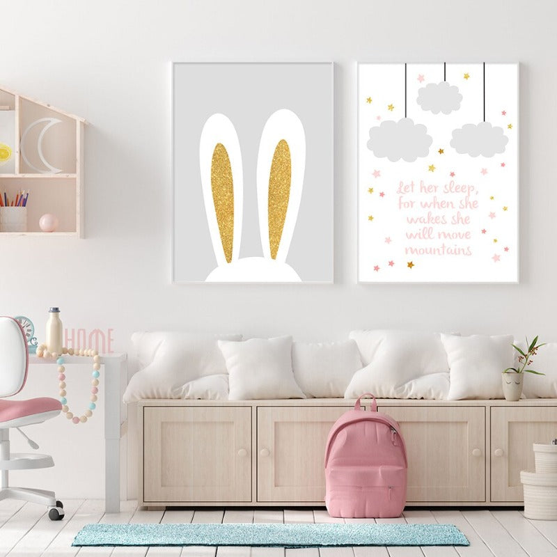 Modernes Cartoon-Kinderzimmer mit rosa-goldenem Herz – Leinwandbild