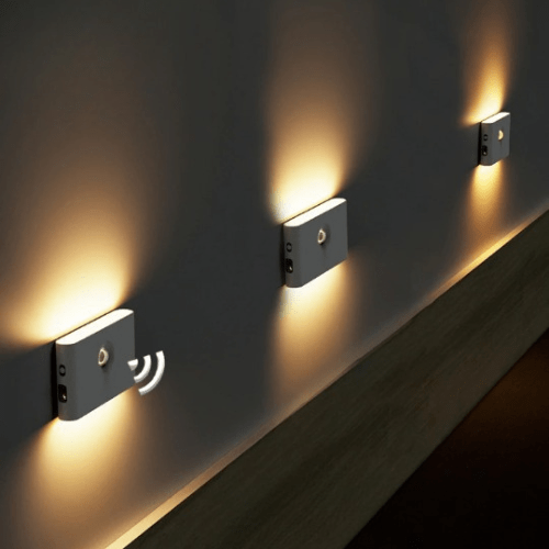 Drahtlose LED-Nachtlichter mit Bewegungssensor | USB-Akku | Sanftes warmes Licht | Karnz