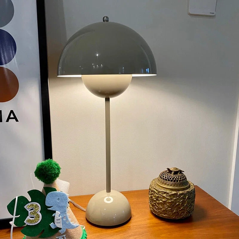 Drahtlose moderne Tischlampe - Einstellbare Helligkeit und wasserdichtes Design | Karnz