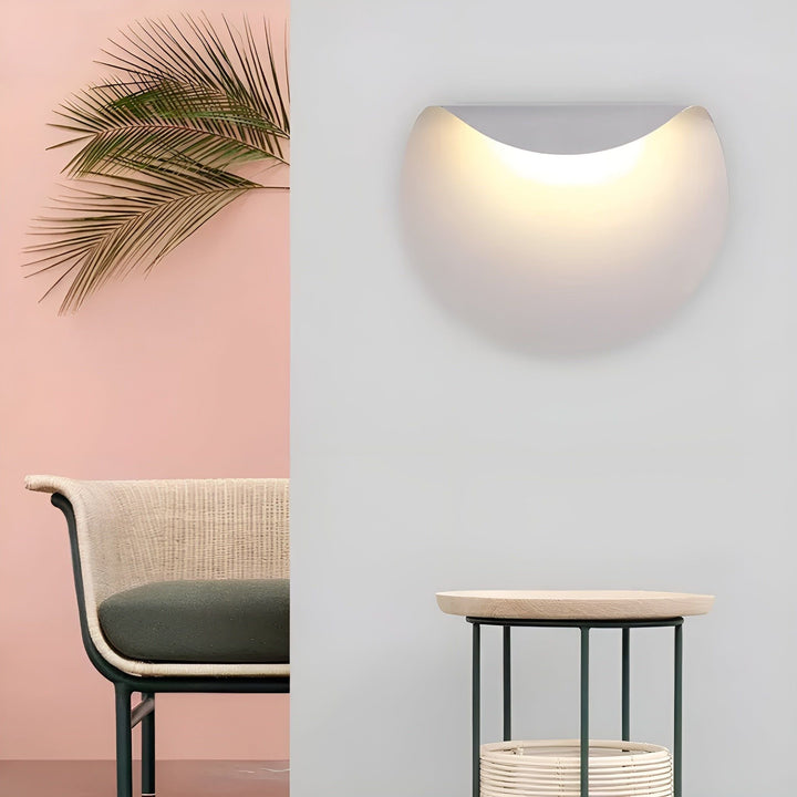 Minimalistische Wandleuchte mit sanfter, atmosphärischer Beleuchtung Karnz