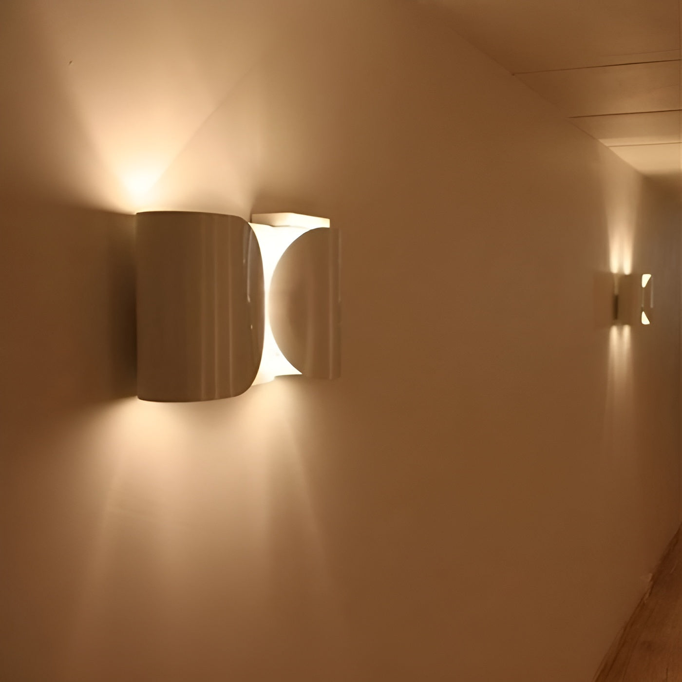 LuminaSquare Wandleuchte - modernes Design und stimmungsvolles Licht | Karnz