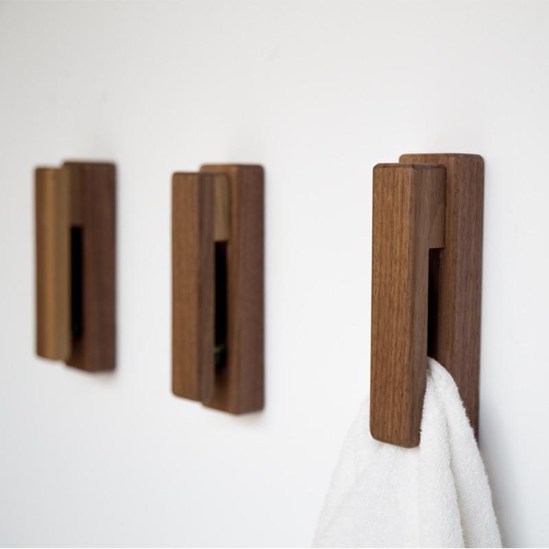 Nordischer Handtuchhalter aus Holz fürs Badezimmer